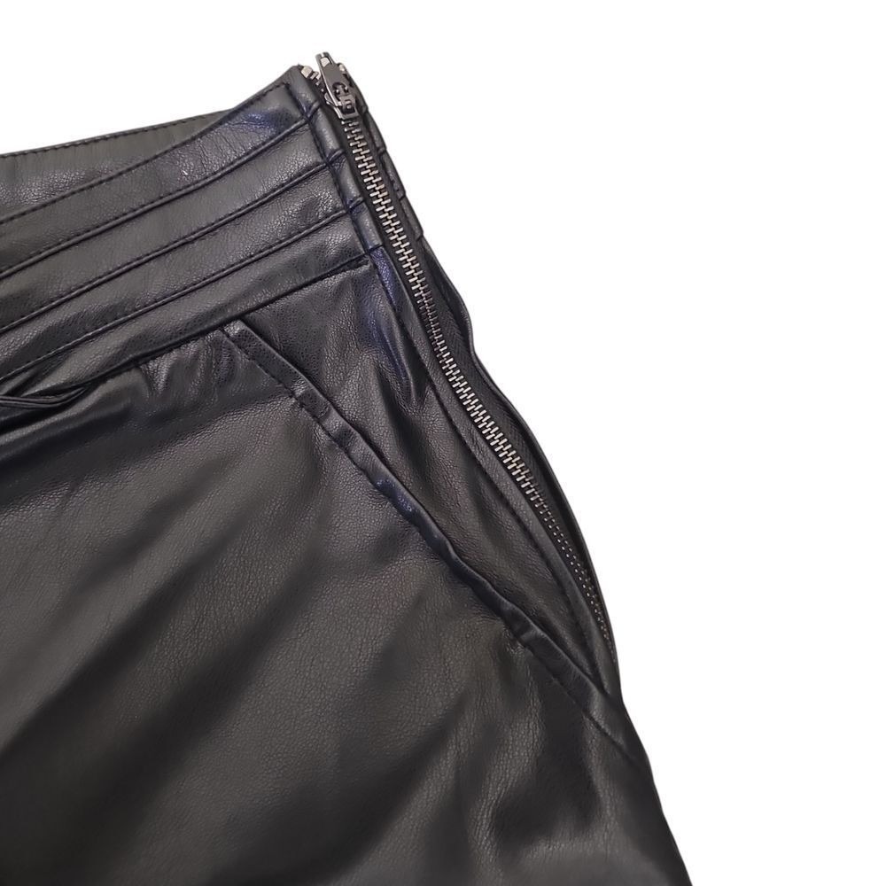 7 For All Mankind Black Faux Leather Pants Pleated Waist Cropped Trousers Size M - Picture 4 of 10
